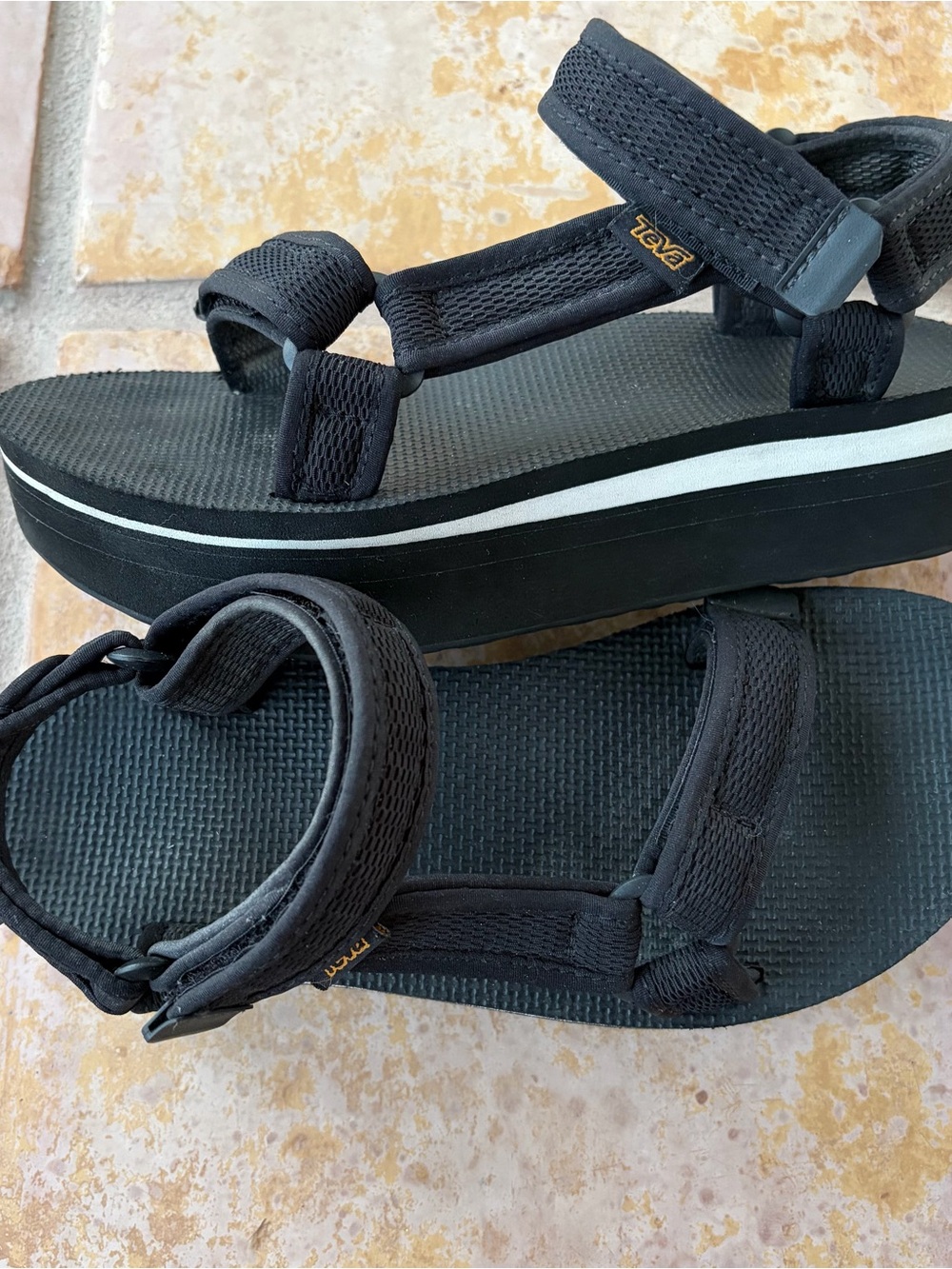 Teva Black & White 1102451 Platform Sandals Women’s 7, Sporty, Casual, Hippie - Picture 5 of 15